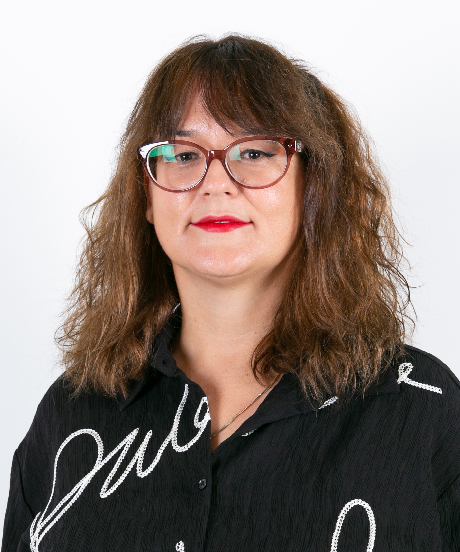 HANDE GÜNAY AKDEMİR