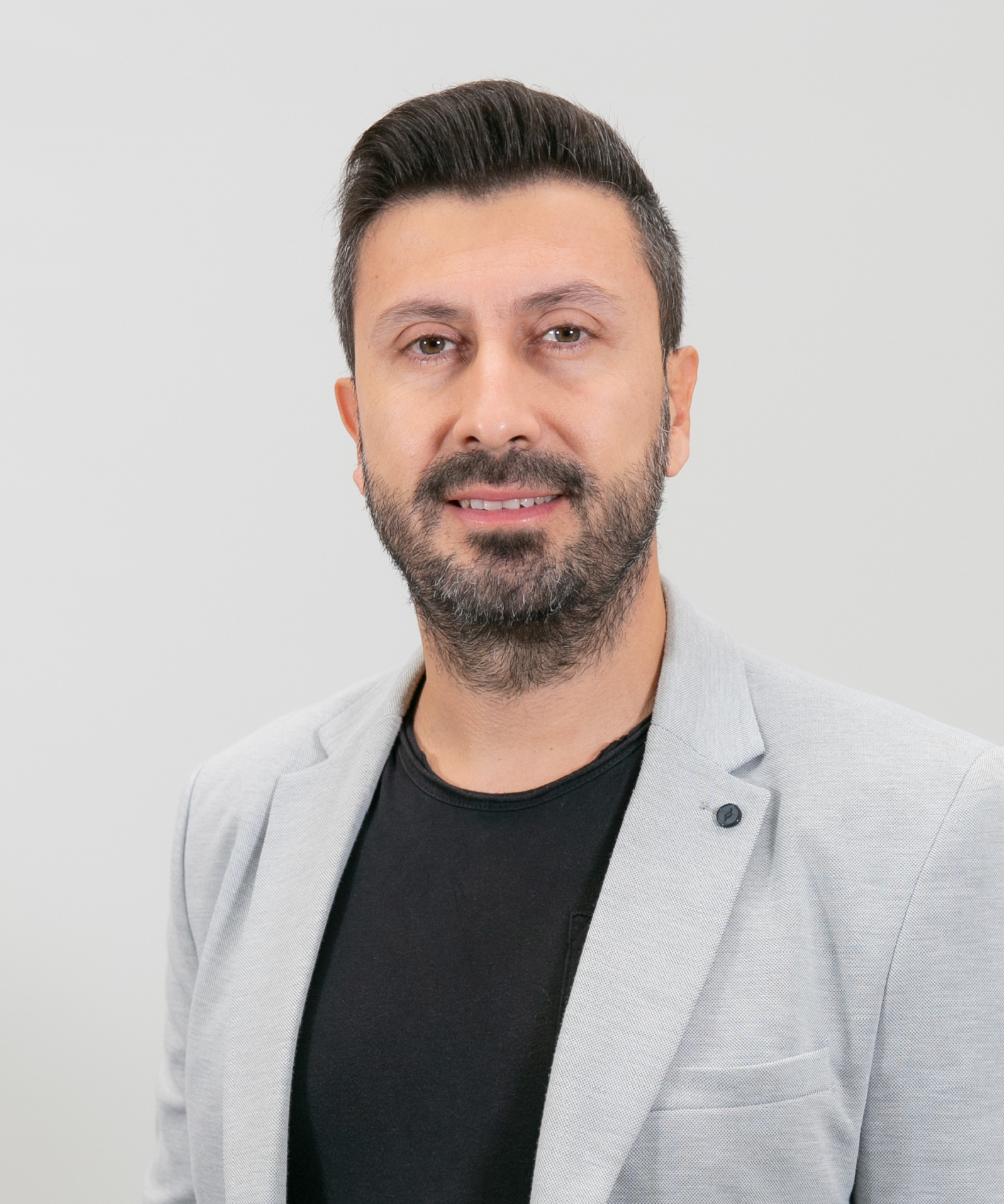 ÖZGÜR MUSTAFA ÖMÜR