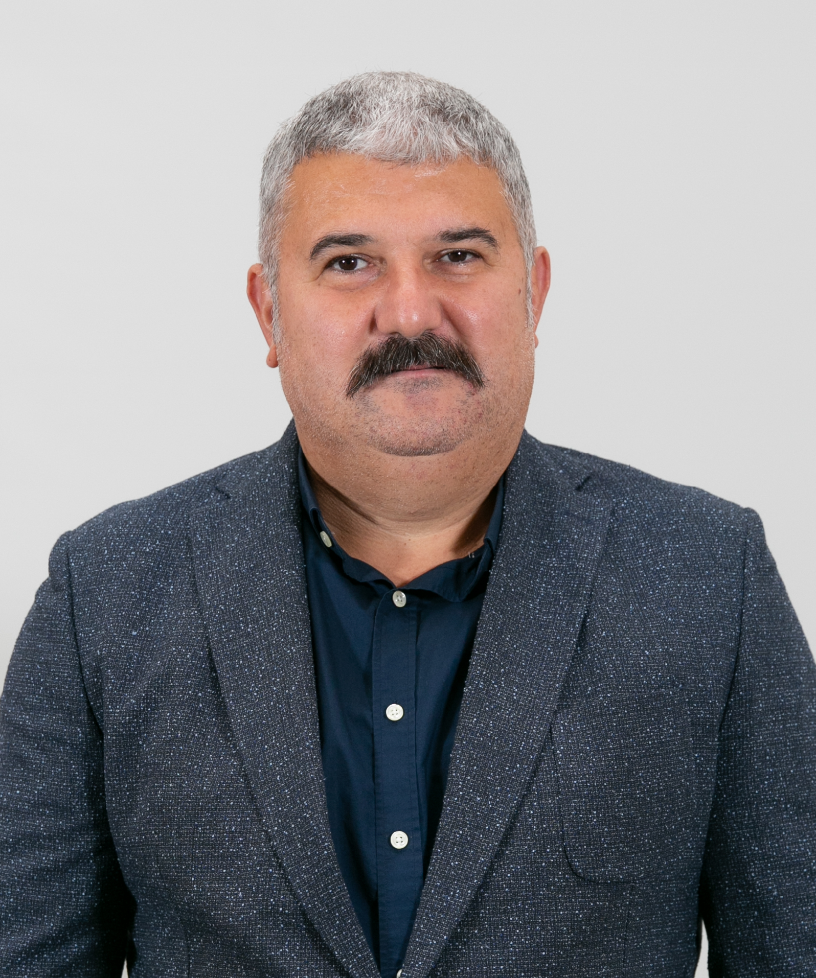 METİN ÖNER