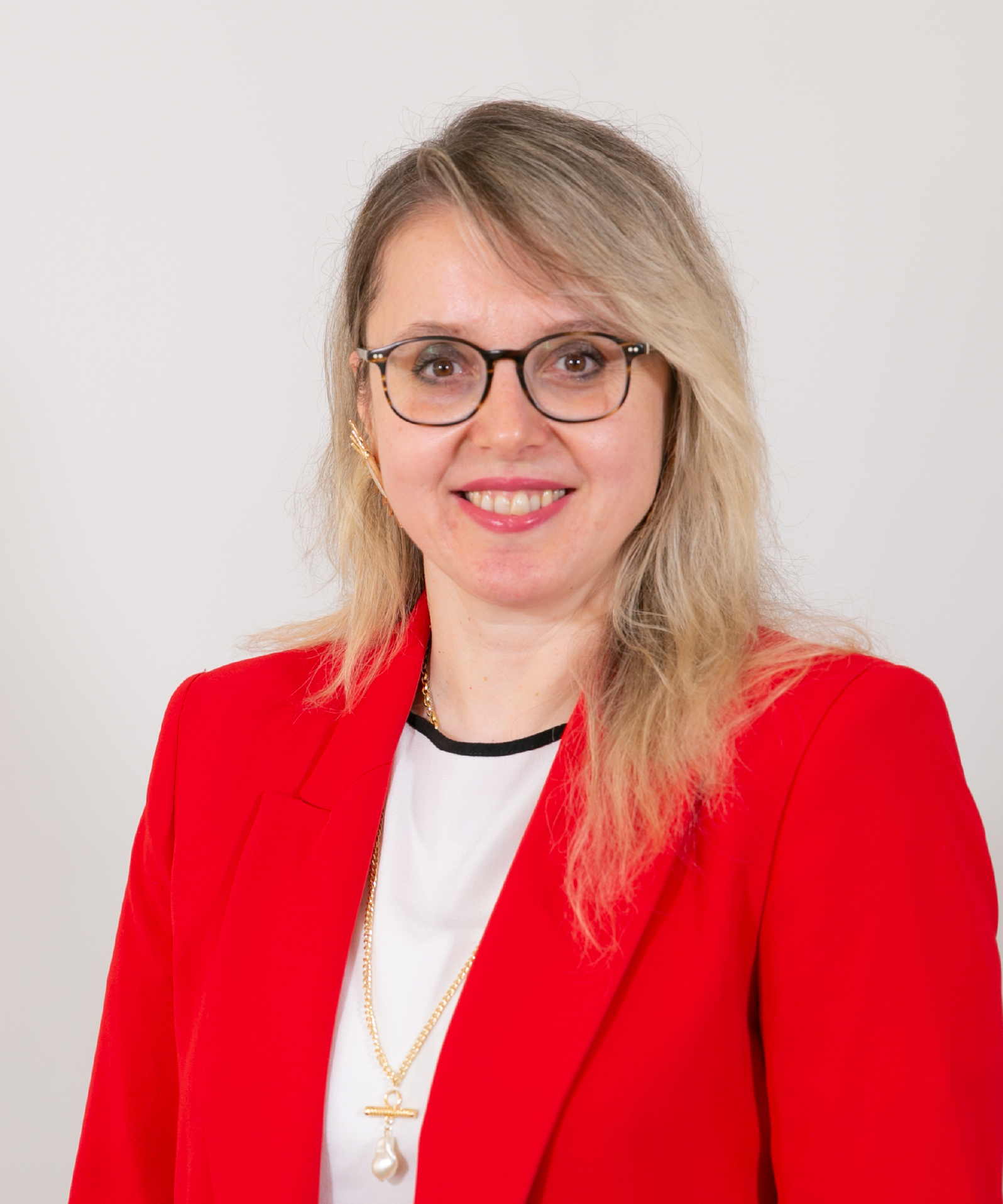 NEVNİHAL AKBAYTÜRK