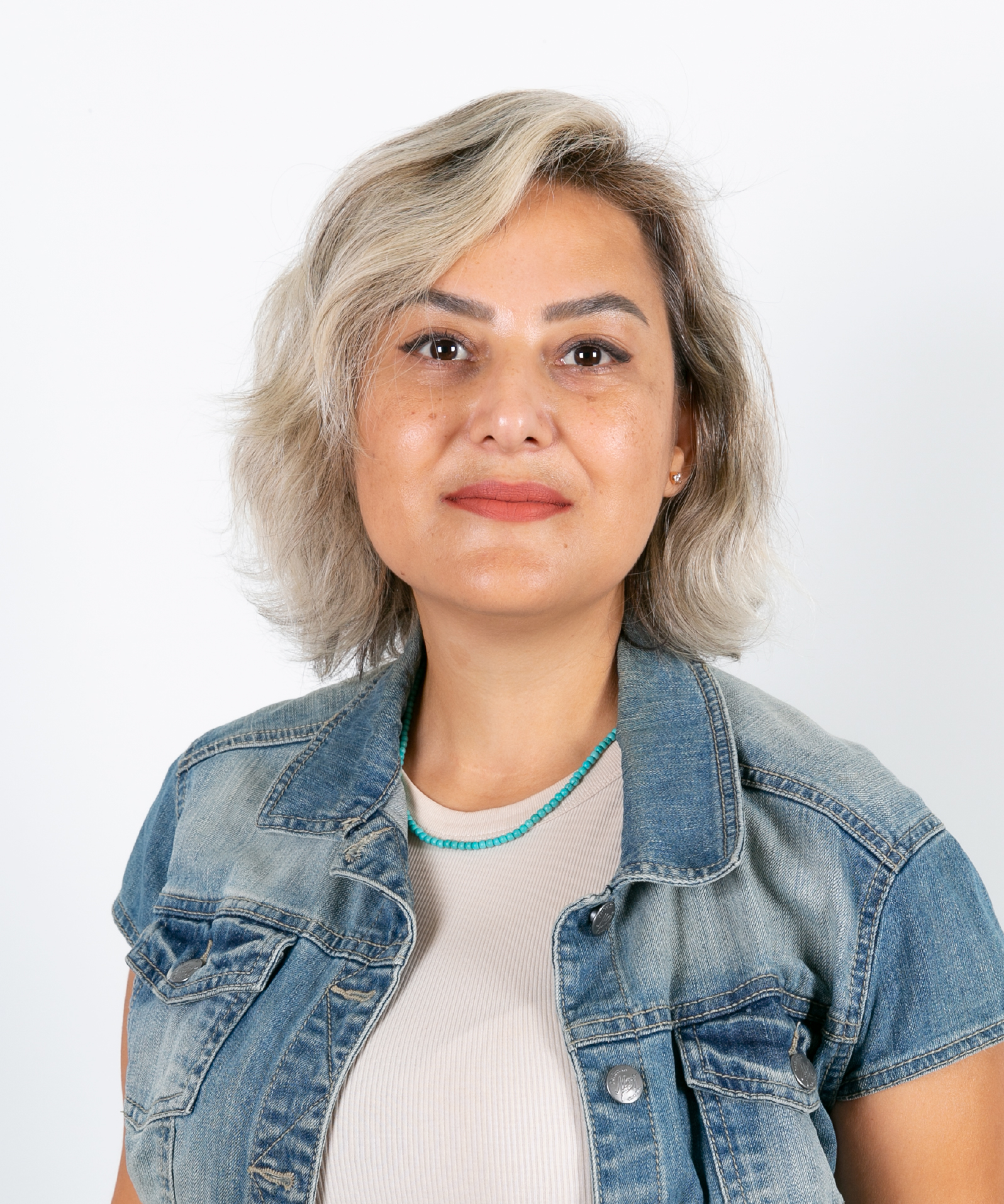 EMİNE GÜLÇERİ GÜLEÇ PEKER