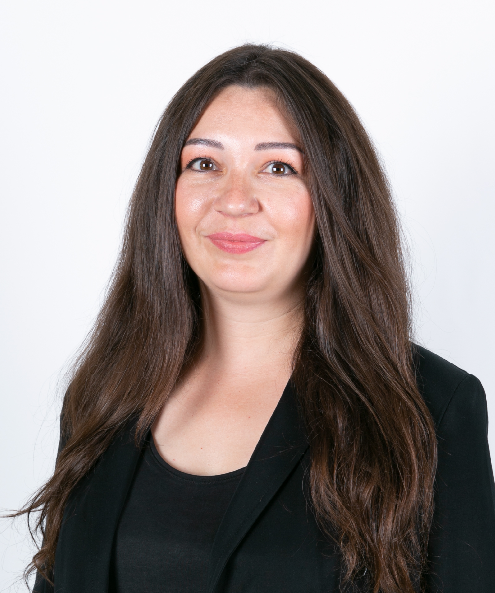 GÜL BEGÜM SARISÖZEN