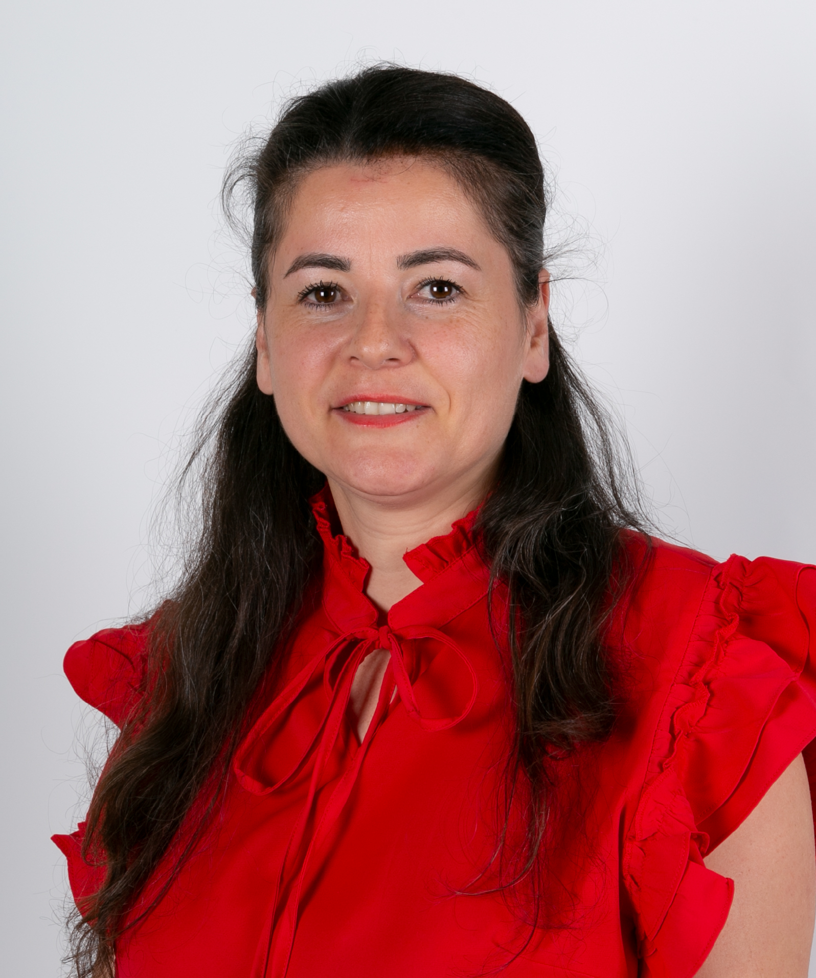 EMİNE BÜTÜNER