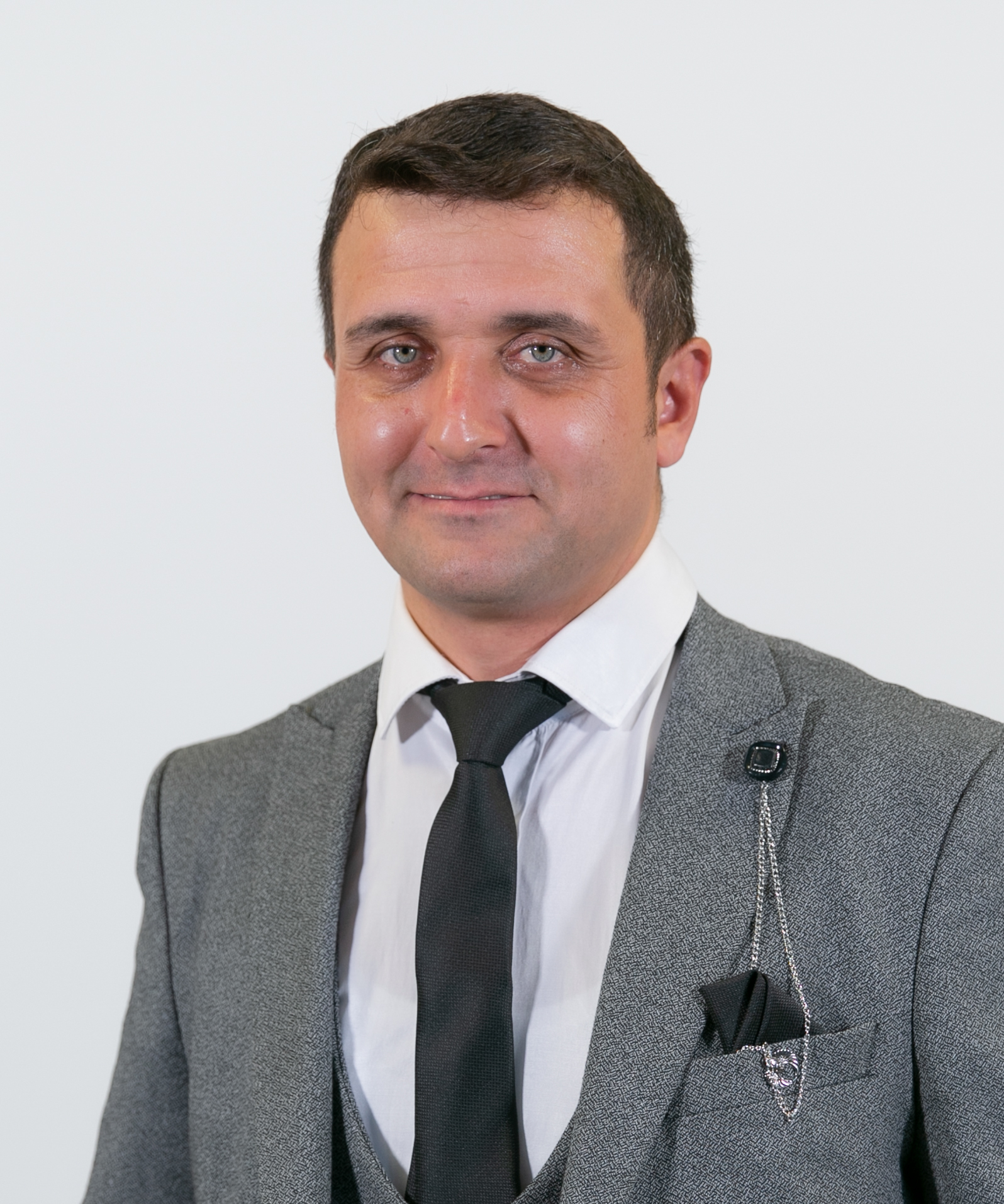 YETKİN DİNÇ